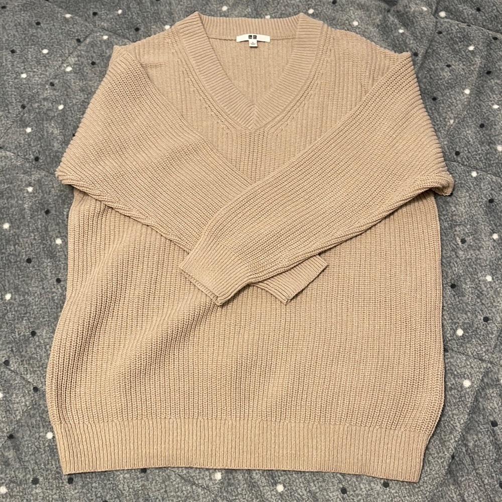 Uniqlo V-Neck Knit Sweater